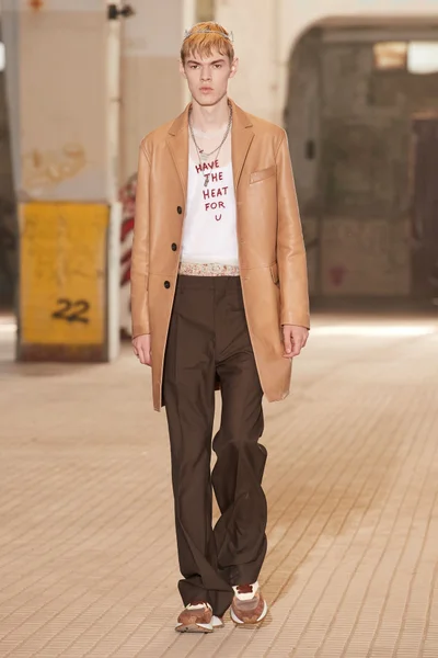 Look 5